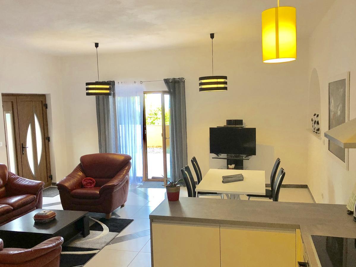 Holiday Home - Healthy House โอปาติยา ภายนอก รูปภาพ